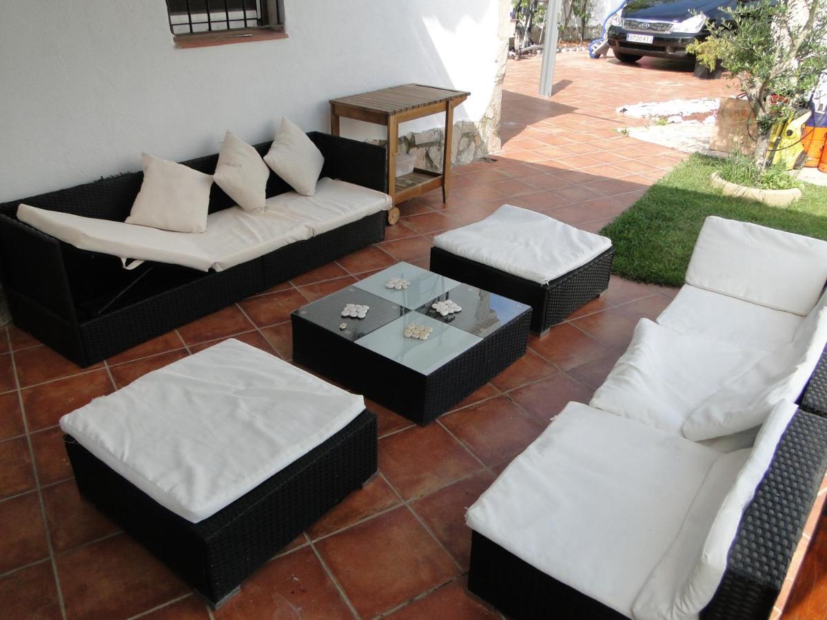 Detached Villa For 6 People In Lloret De Mar With Comunal Outdoor Swimming Pool Puigventos ภายนอก รูปภาพ