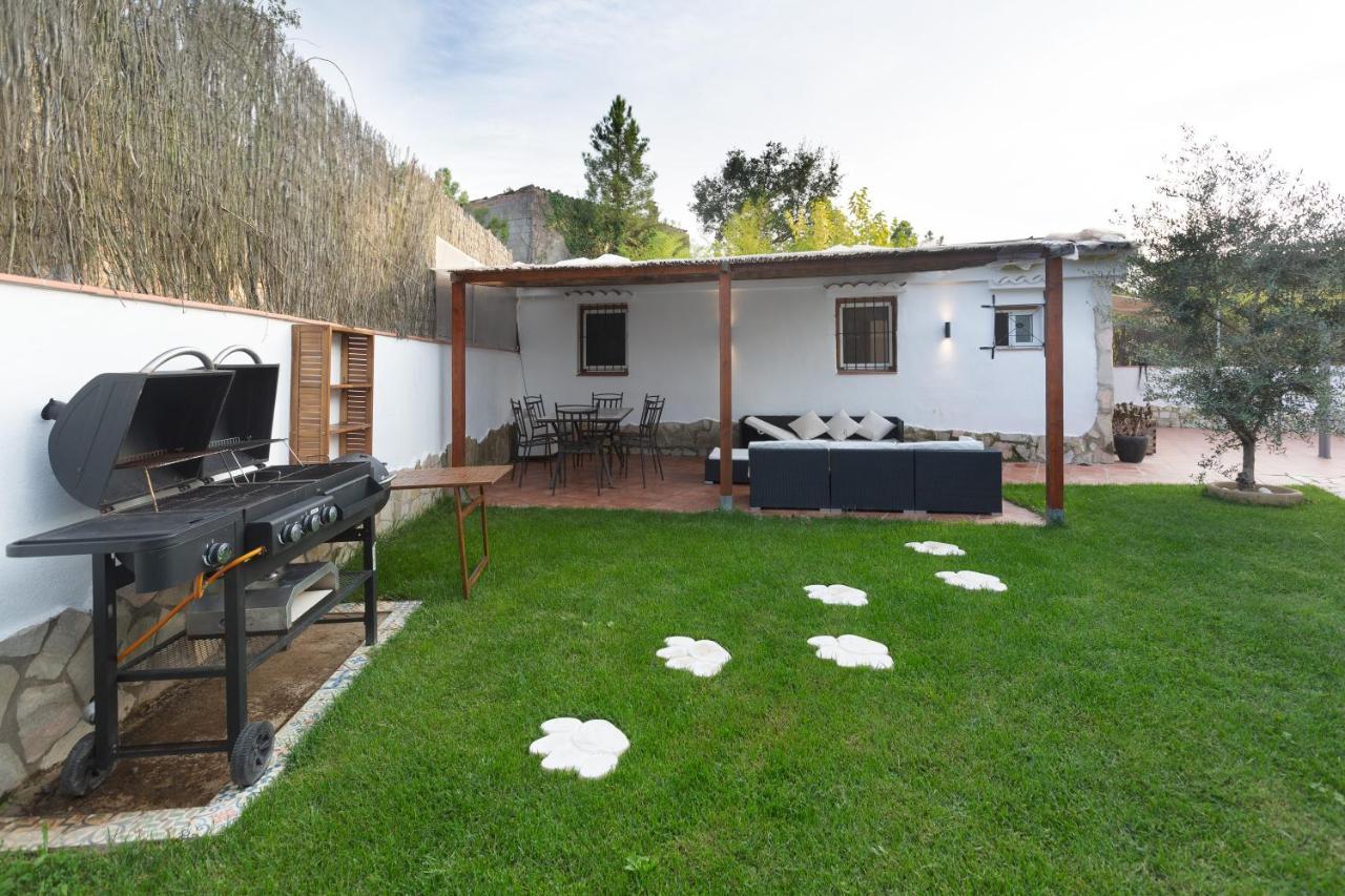 Detached Villa For 6 People In Lloret De Mar With Comunal Outdoor Swimming Pool Puigventos ภายนอก รูปภาพ