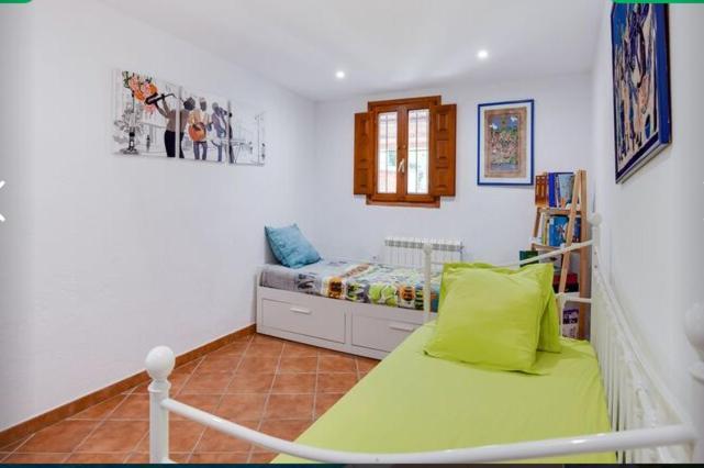 Detached Villa For 6 People In Lloret De Mar With Comunal Outdoor Swimming Pool Puigventos ภายนอก รูปภาพ