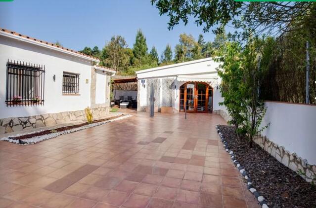 Detached Villa For 6 People In Lloret De Mar With Comunal Outdoor Swimming Pool Puigventos ภายนอก รูปภาพ